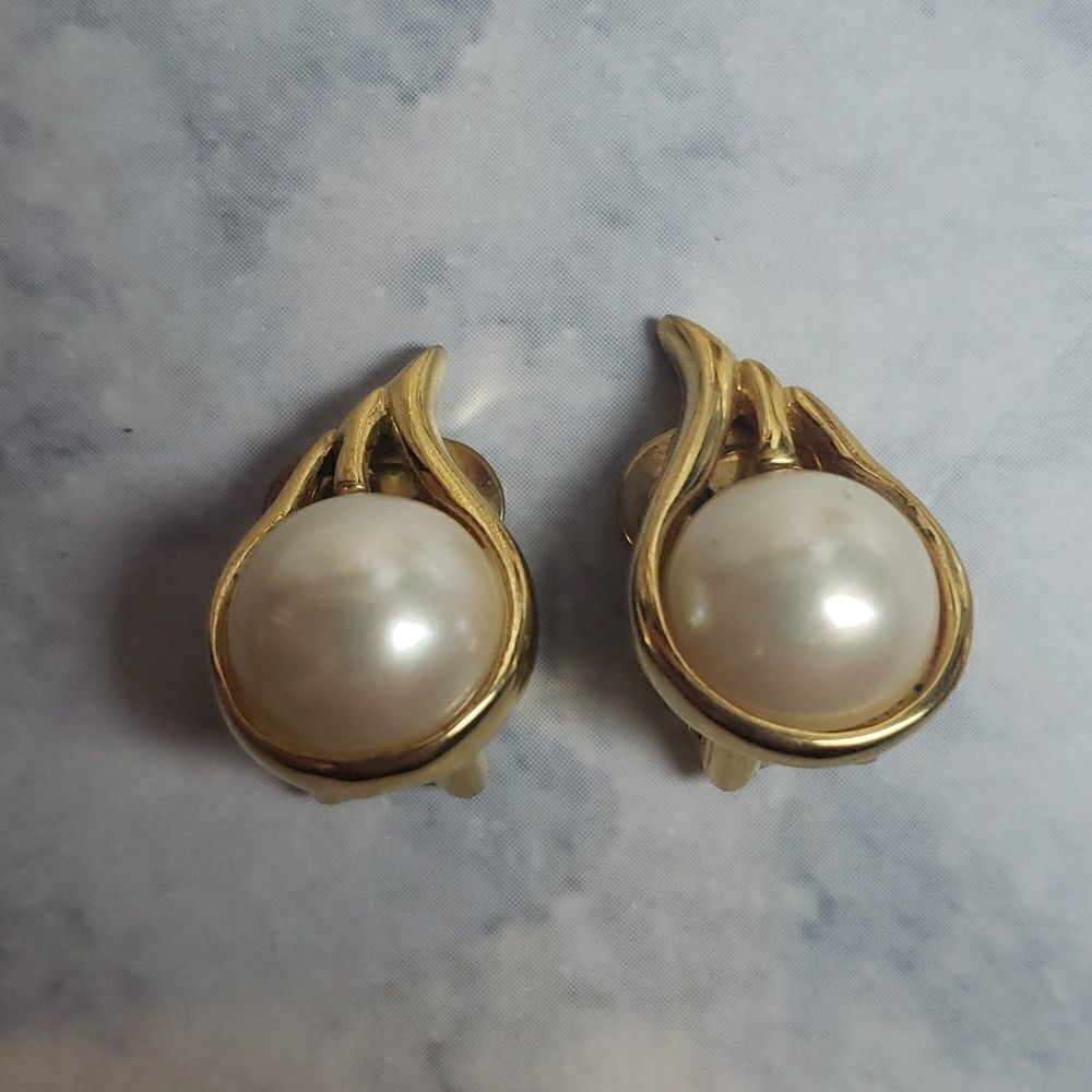Vintage Vendome Clip On Earrings‎